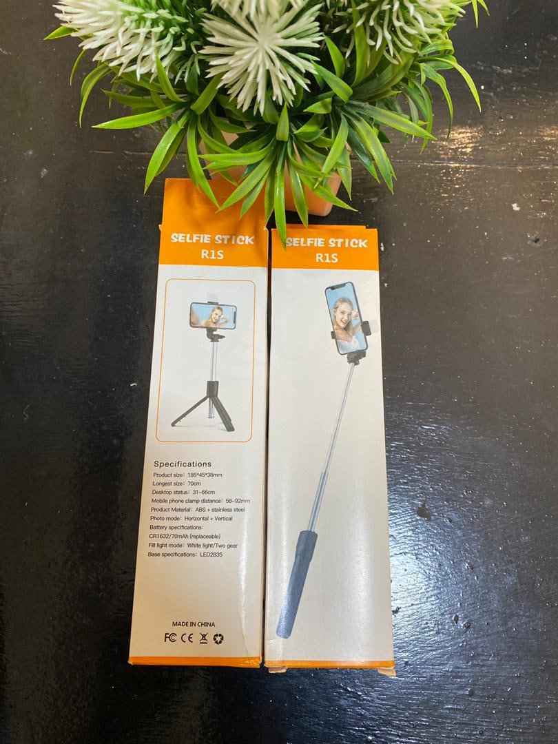R1S Bluetooth Selfie Stick with Tripod Stand & Fill Light